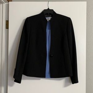 Women’s Jones Studio Jacket and Sleeveless Blouse